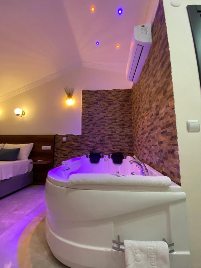 Nefis Hotel Oeluedeniz Bagian luar foto